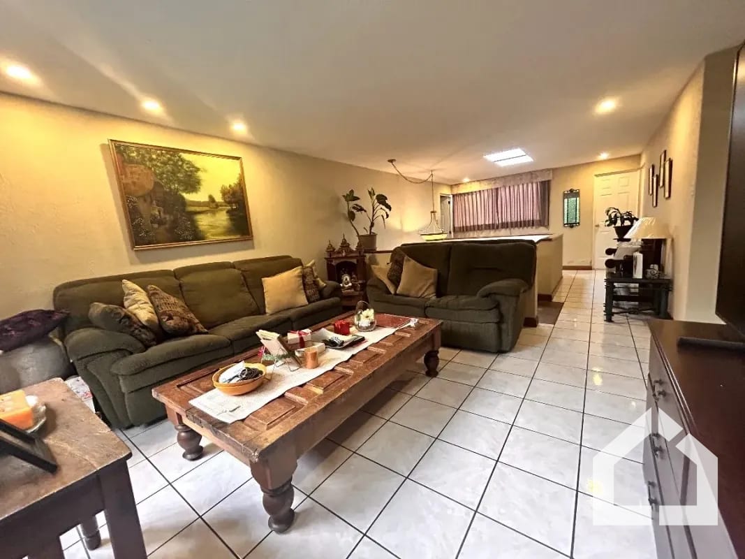 Casa en venta, Condominio La Laguna, Colonia Santa Rosalía, CAES — Casa en Venta en Santa Rosalia La Laguna, Carretera a El Salvador, Guatemala, Ciudad — foto 2 de 17