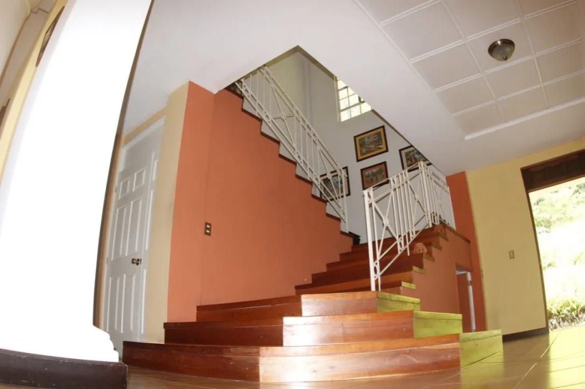 Casa en Venta - Tronco 2  EL ENCINAL Zona 7 Mixco — Casa en Venta en El Encinal, Zona 7 Mixco, Guatemala, Ciudad — foto 8 de 15