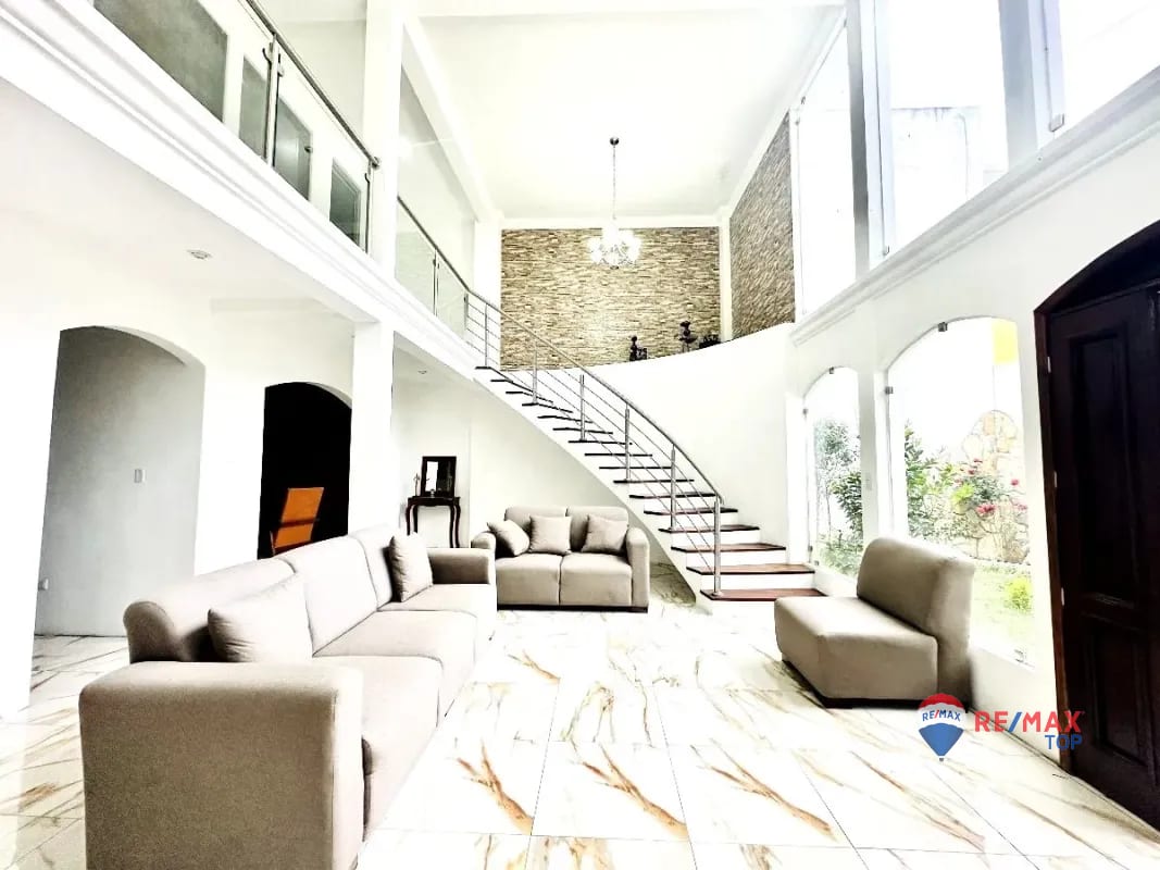 CASA EN VENTA EN RESIDENCIAL VISTAS DE FLORENCIA 4 DORMITORIOS / A 10 MIN. DE ANTIGUA GUATEMALA — Casa en Venta en San Miguel Milpas Altas, Sacatepéquez — foto 1 de 6