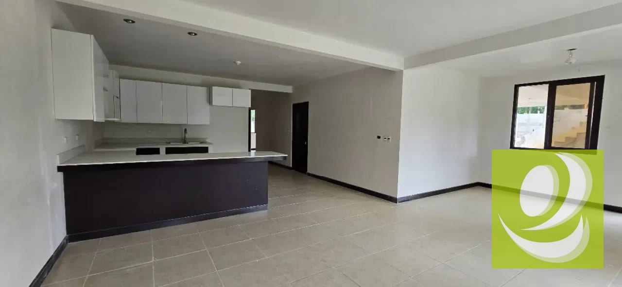 VENDO CASA NUEVA EN PIEDRA PARADA SANTA CATARINA PINULA — Casa en Venta en Carretera a El Salvador, Guatemala, Ciudad — foto 7 de 9