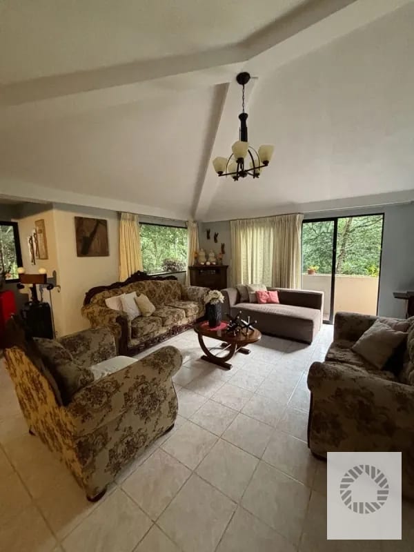 VENDO CASA AMPLIA EN ENCINAL, ZONA 7 — Casa en Venta en El Encinal, Zona 7 Mixco, Guatemala, Ciudad — foto 1 de 12
