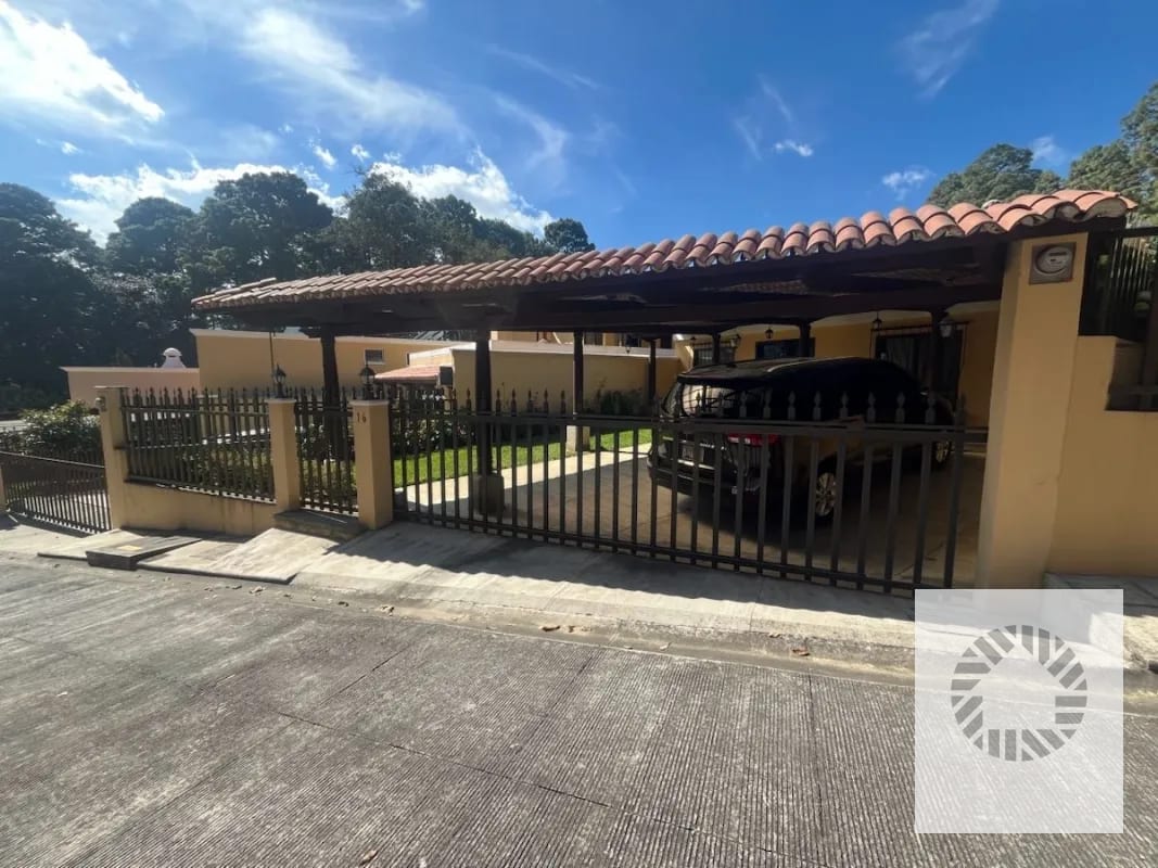VENDO CASA EN CONDOMINIO LA HACIENDA, SAN LUCAS SACATEPEQUEZ — Casa en Venta en San Lucas Sacatepéquez, Sacatepéquez — foto 5 de 12