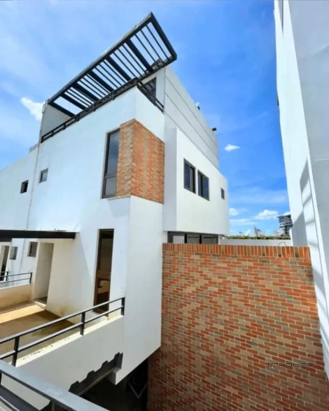CASA EN VENTA ZONA 15 PARA ESTRENAR  ALTOS DE VISTA HERMOSA. — Casa en Venta en Zona 15, Guatemala, Ciudad — foto 1 de 12