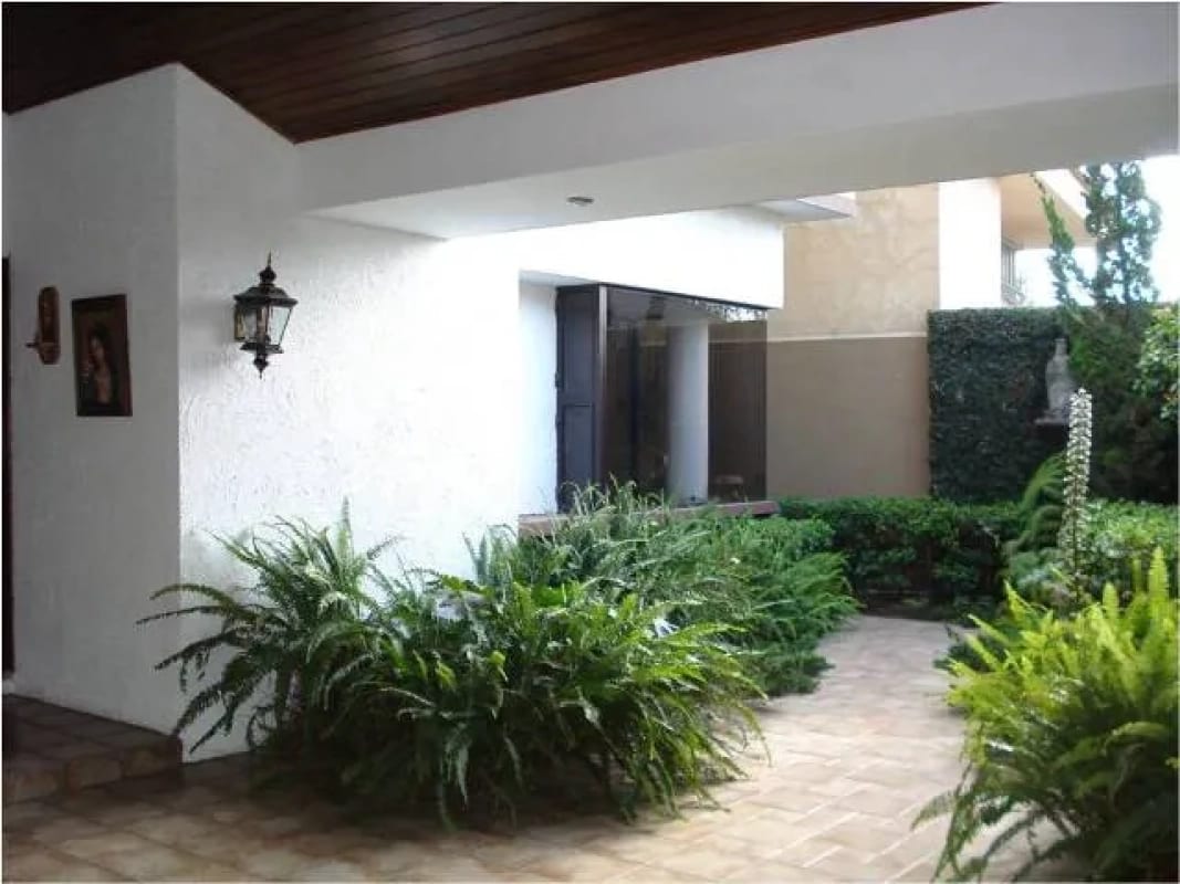 Zona 10 Casa en venta — Casa en Venta en El Prado, Zona 10, Guatemala, Ciudad — foto 1 de 6