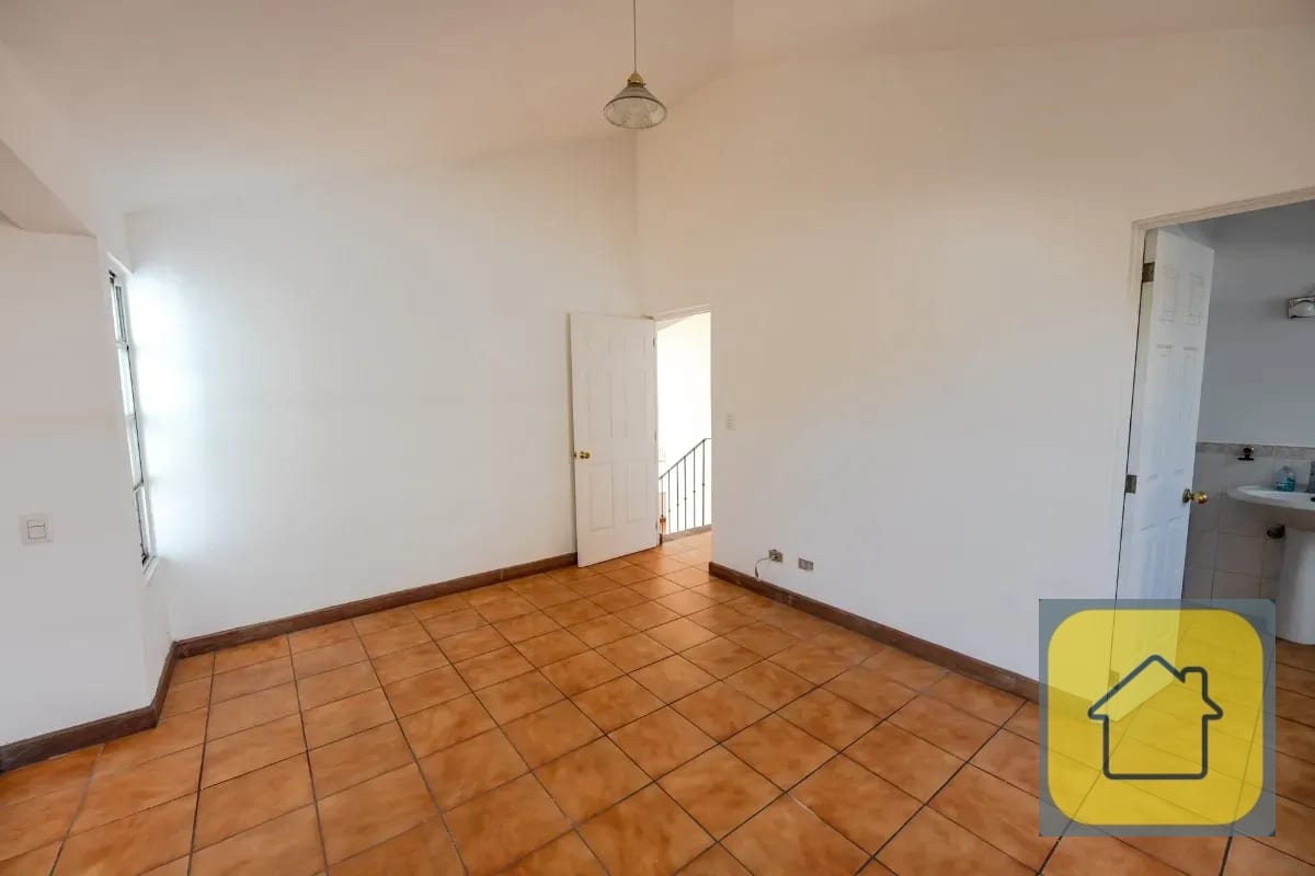 Casa en Venta en Carretera a El Salvador km 16.5, Res. San Miguel — Casa en Venta en Residenciales San Miguel, Carretera a El Salvador, Guatemala, Ciudad — foto 4 de 16