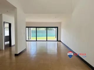 CASA MODERNA, COND. PORTAL VERDE 3 DORMITORIOS / STA. CATARINA PINULA — Casa en Venta en Santa Catarina Pinula, Guatemala, Ciudad — miniatura 5 de 9
