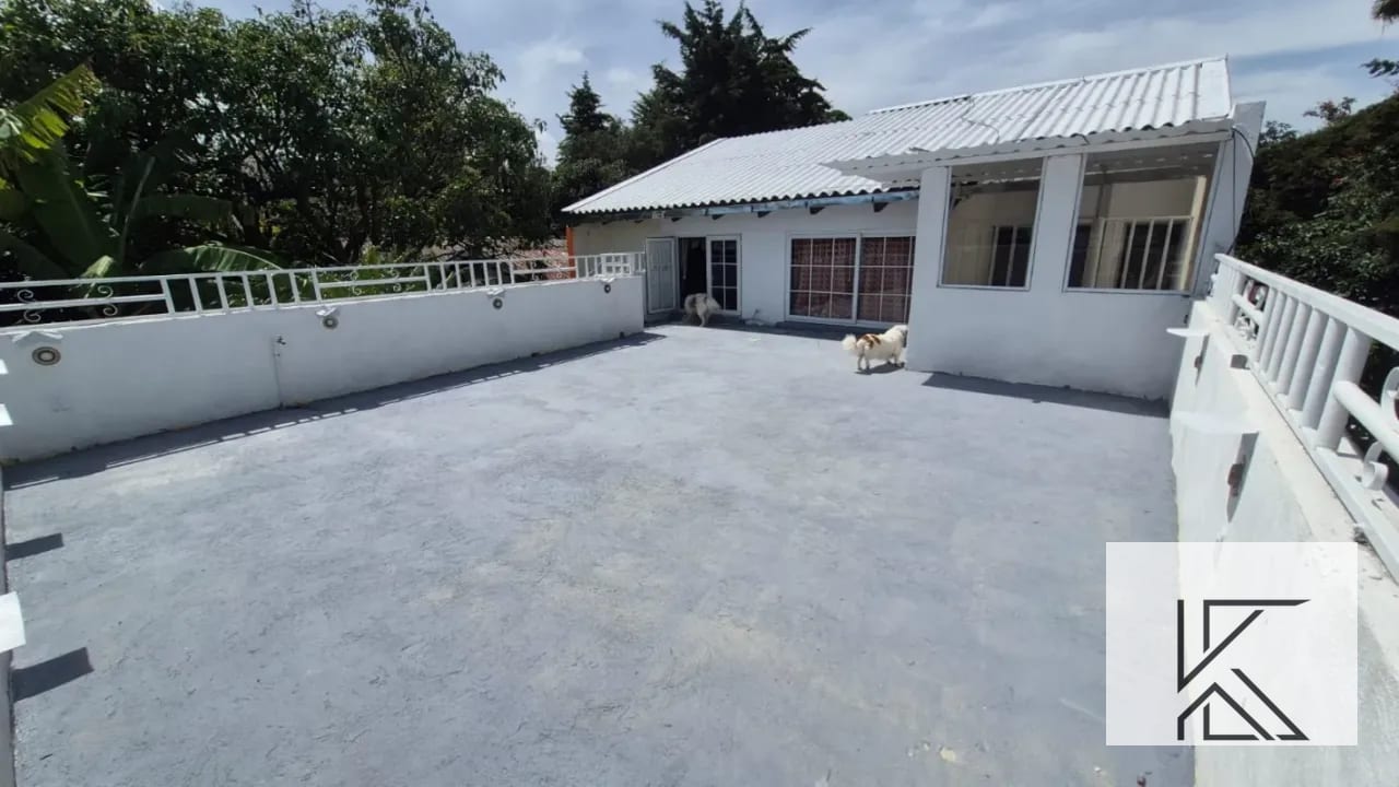 Bella casa en Venta en zona 7 de Mixco, a pocas cuadras de la a Roosevelt — Casa en Venta en Zona 7 Mixco, Guatemala, Ciudad — foto 11 de 16
