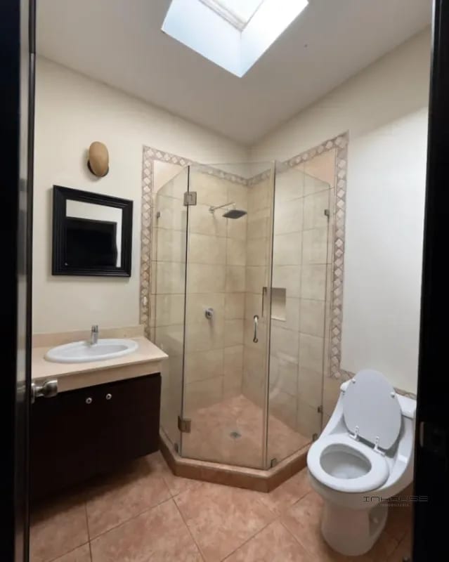 CASA EN VENTA EN FRAIJANES CON JARDIN — Casa en Venta en Carretera a El Salvador, Guatemala, Ciudad — foto 7 de 10