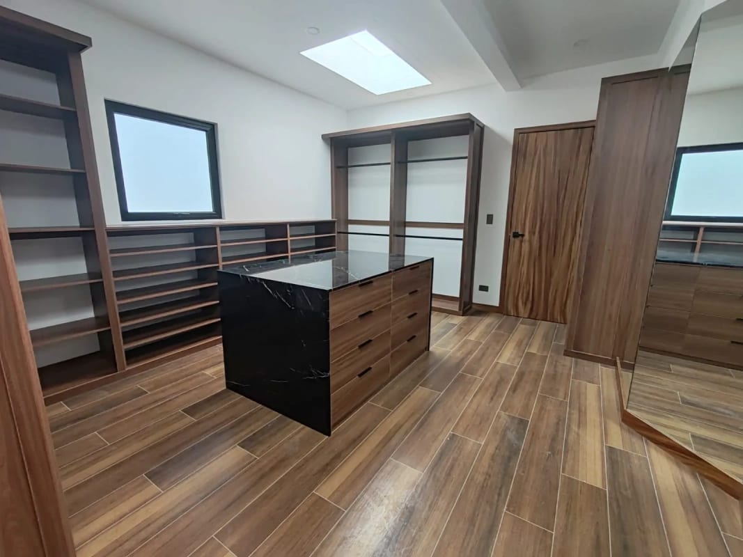 VENDO HERMOSA MANSIÓN EN CARRETERA AL SALVADOR. — Casa en Venta en Sausalito, Carretera a El Salvador, Guatemala, Ciudad — foto 10 de 14