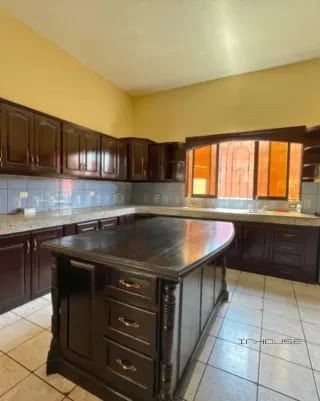 CASA EN VENTA EN SAN CRISTOBAL ZONA 8 DE MIXCO, DE UN NIVEL — Casa en Venta en Zona 8 Mixco, Guatemala, Ciudad — miniatura 9 de 11