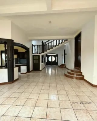 CASA EN VENTA EN SAN CRISTOBAL ZONA 8 DE MIXCO, DE UN NIVEL — Casa en Venta en Zona 8 Mixco, Guatemala, Ciudad — miniatura 8 de 11