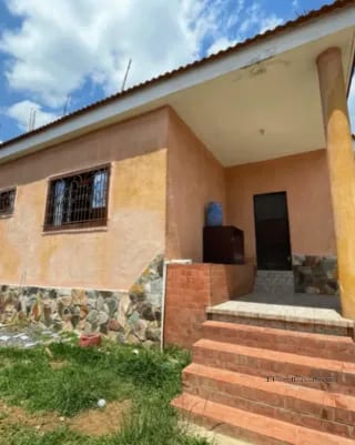 CASA EN VENTA EN SAN CRISTOBAL ZONA 8 DE MIXCO, DE UN NIVEL — Casa en Venta en Zona 8 Mixco, Guatemala, Ciudad — miniatura 3 de 11
