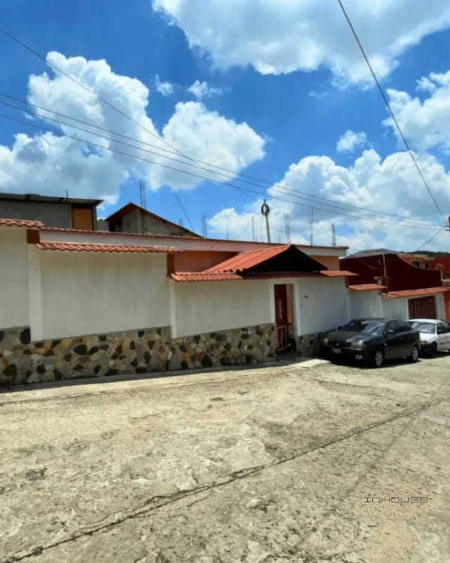 CASA EN VENTA EN SAN CRISTOBAL ZONA 8 DE MIXCO, DE UN NIVEL — Casa en Venta en Zona 8 Mixco, Guatemala, Ciudad — foto 2 de 11