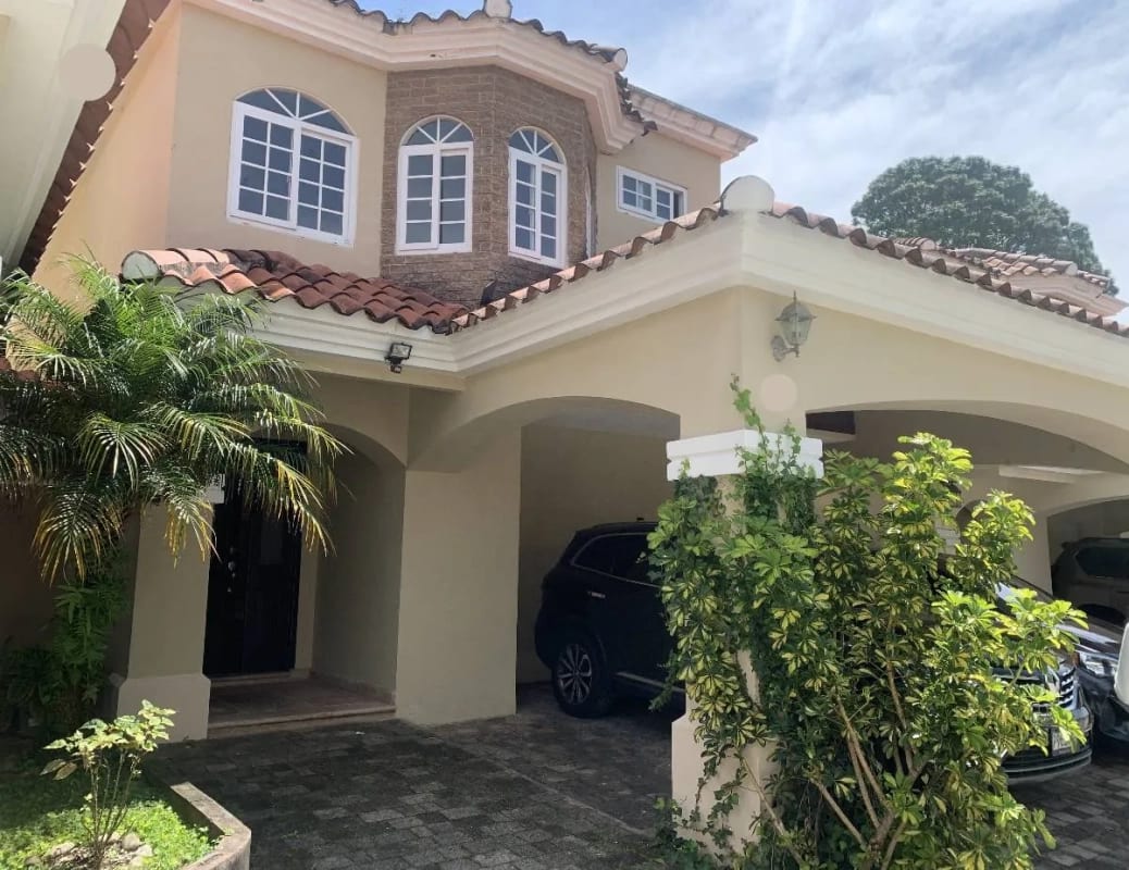 PRECIOSA CASA 2 NIVELES EN VILLAS EUROPEAS — Casa en Venta en Villas Europeas, Carretera a El Salvador, Guatemala, Ciudad — foto 1 de 16