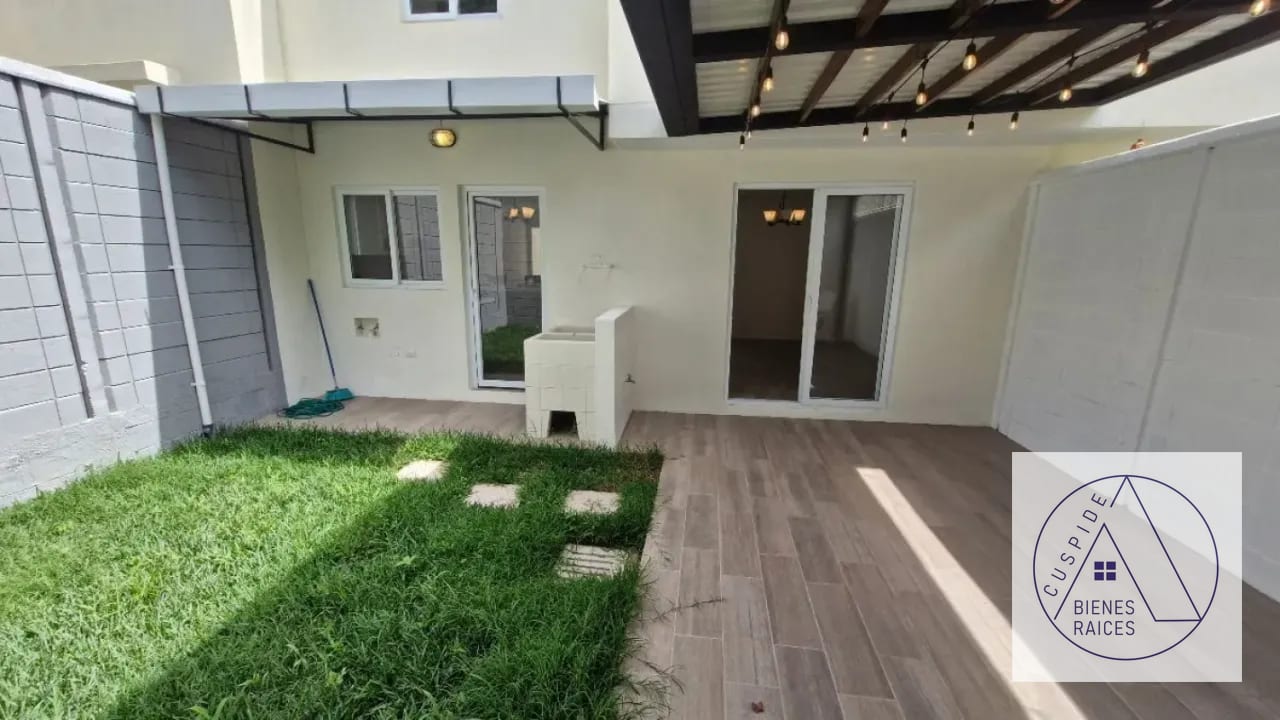 Los Pinabetes / Los Eucaliptos km 20 a San José Pinula - cerca de coelgio Principe de Asturias. — Casa en Venta en San José Pinula, Carretera a El Salvador, Guatemala, Ciudad — foto 7 de 8