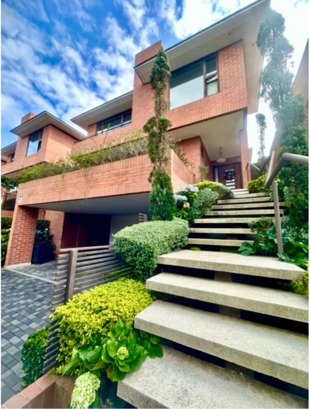 VENDO BELLA Y AMPLIA CASA DE LUJO EN RES. CONCEPCION KM 15 CAES — Casa en Venta en Santa Catarina Pinula, Carretera a El Salvador, Guatemala, Ciudad — foto 15 de 15