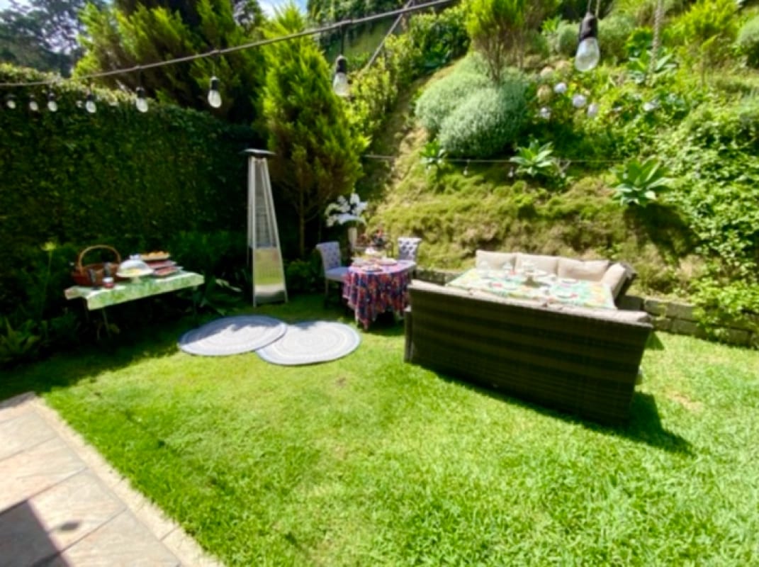 VENDO BELLA Y AMPLIA CASA DE LUJO EN RES. CONCEPCION KM 15 CAES — Casa en Venta en Santa Catarina Pinula, Carretera a El Salvador, Guatemala, Ciudad — foto 12 de 15
