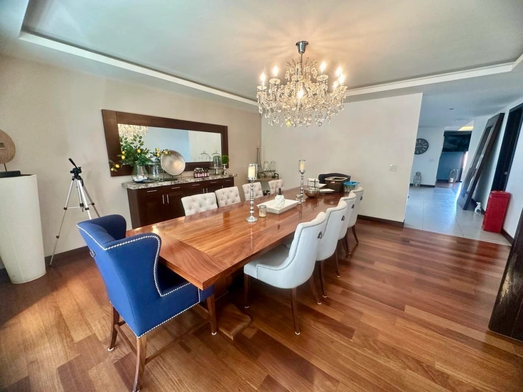 VENDO BELLA Y AMPLIA CASA DE LUJO EN RES. CONCEPCION KM 15 CAES — Casa en Venta en Santa Catarina Pinula, Carretera a El Salvador, Guatemala, Ciudad — foto 10 de 15