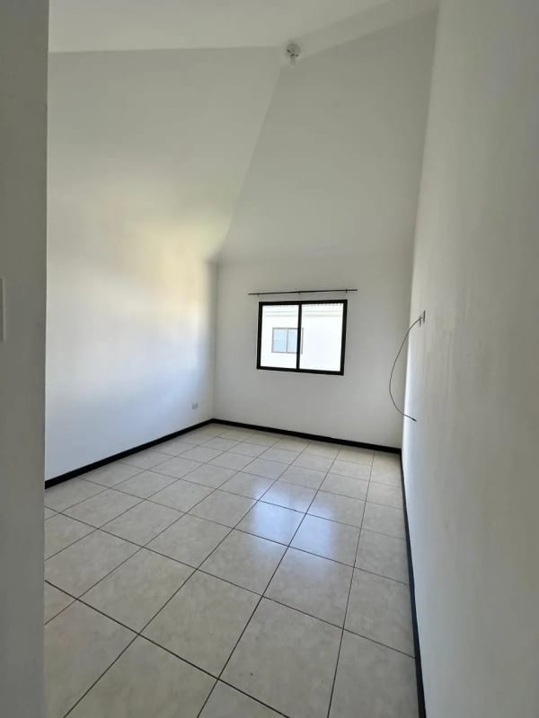 ¡ATENCIÓN INVERSIONISTAS! CASA EN VENTA VISTAS DE SAN ISIDRO II, Z.16 | CASA EN VENTA de 3 Niveles — Casa en Venta en Vistas de San Isidro, Zona 16, Guatemala, Ciudad — foto 15 de 17