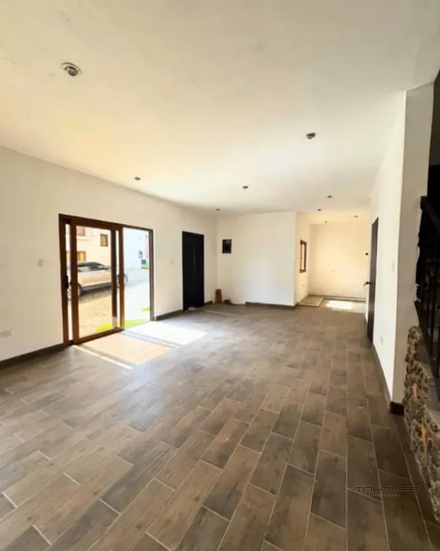CASAS EN VENTA EN ANTIGUA, SAN PEDRO LAS HUERTAS — Casa en Venta en San Pedro Las Huertas, Antigua, Sacatepéquez — foto 3 de 10