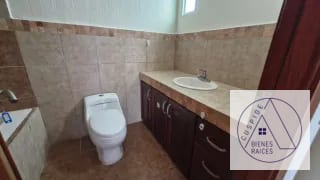 Carr. San José Pinula km 21 Paseo Santa Luz casa en Venta amplia. — Casa en Venta en San José Pinula, Carretera a El Salvador, Guatemala, Ciudad — miniatura 2 de 9
