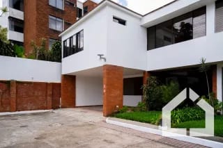 Amplia casa de 4 habitaciones en Residenciales San Miguel, km. 16.5 entrada a Olmeca — Casa en Venta en Carretera a El Salvador, Guatemala, Ciudad — miniatura 1 de 17