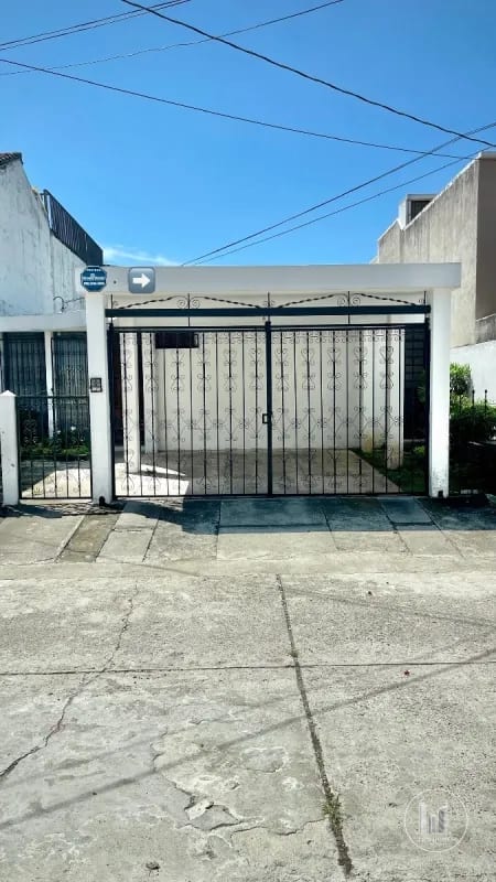 LINDA CASA EN VENTA EN SECTOR RECIDENCIAL — Casa en Venta en Zona 2 Mixco, Guatemala, Ciudad — foto 1 de 1