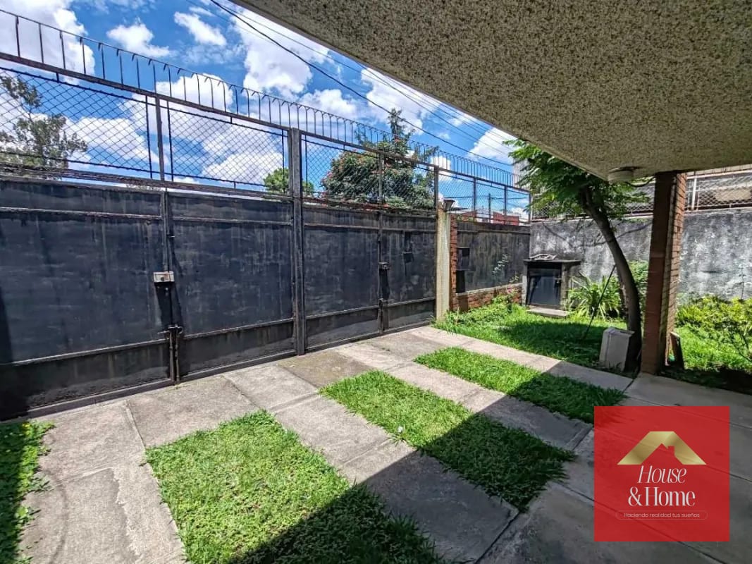 Casa en venta zona 15 de 4 habitaciones — Casa en Venta en Zona 15, Guatemala, Ciudad — foto 1 de 11