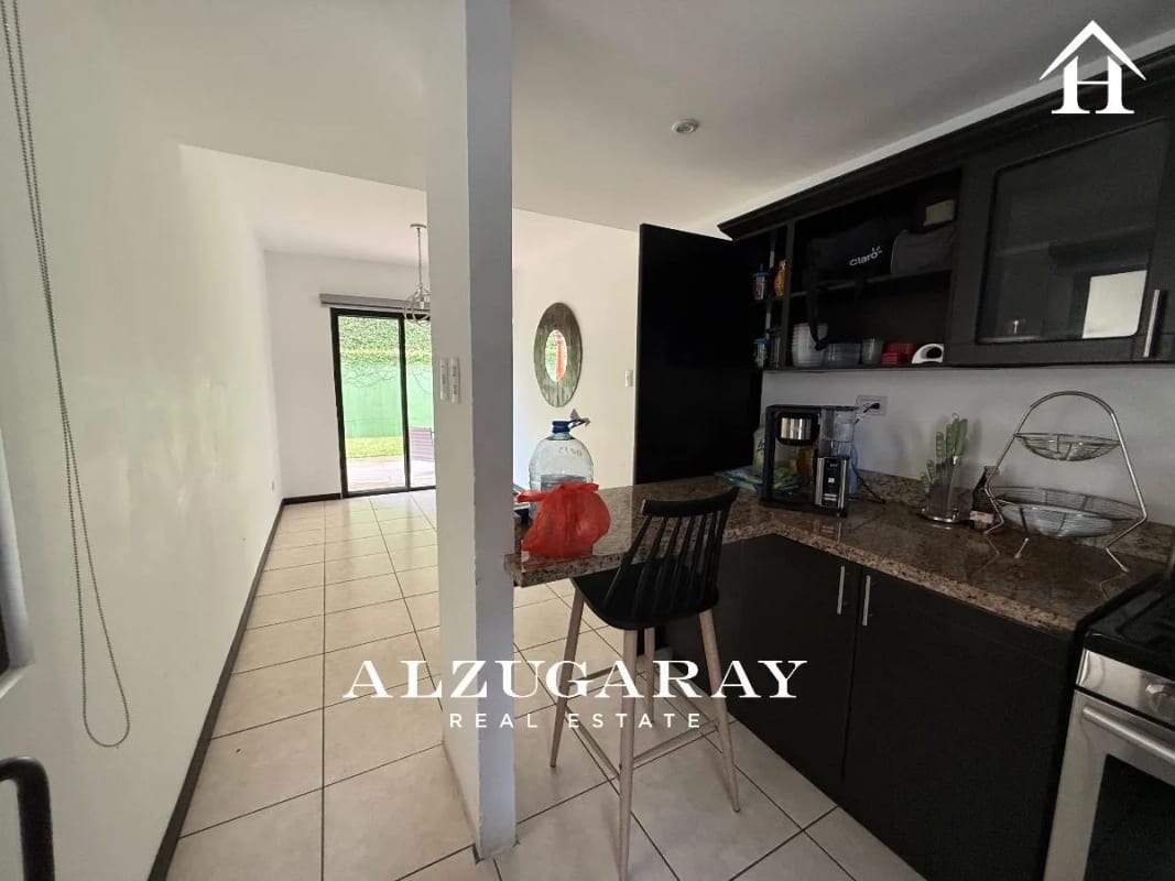 CASA C/ JARDÍN Y PERGOLA Z.16- 3 HAB. / VISTAS DE SAN ISIDRO — Casa en Venta en Vistas de San Isidro, Zona 16, Guatemala, Ciudad — foto 7 de 10