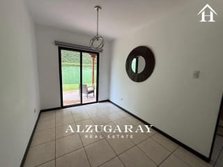 CASA C/ JARDÍN Y PERGOLA Z.16- 3 HAB. / VISTAS DE SAN ISIDRO — Casa en Venta en Vistas de San Isidro, Zona 16, Guatemala, Ciudad — miniatura 6 de 10