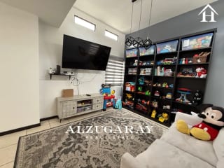 CASA C/ JARDÍN Y PERGOLA Z.16- 3 HAB. / VISTAS DE SAN ISIDRO — Casa en Venta en Vistas de San Isidro, Zona 16, Guatemala, Ciudad — miniatura 4 de 10