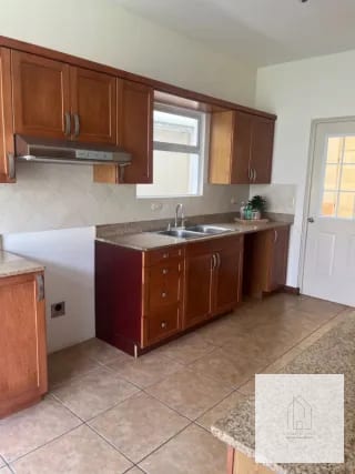 Linda Casa Portal del Bosque 1, CES en venta — Casa en Venta en Portal del Bosque, Carretera a El Salvador, Guatemala, Ciudad — miniatura 4 de 15