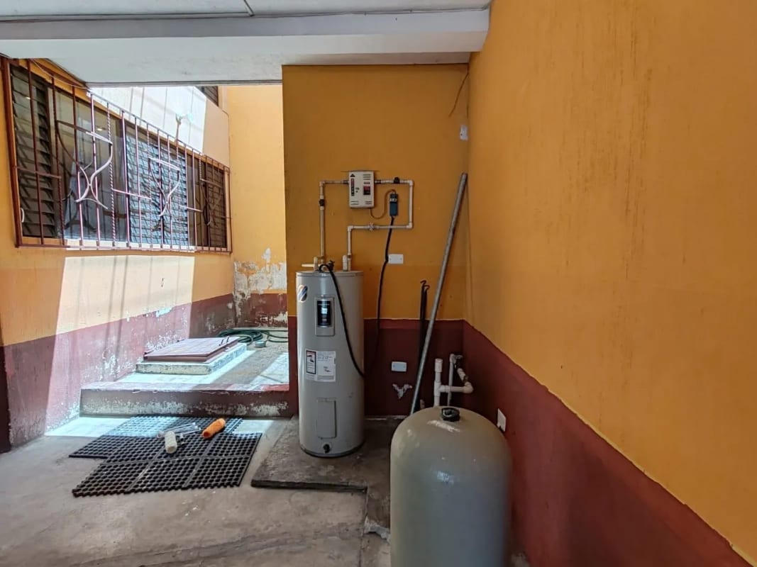 Casa en VENTA CONDOMINIO PANORAMA ideal para fundación  u oficinas — Casa en Venta en Zona 8 Mixco, Guatemala, Ciudad — foto 2 de 16