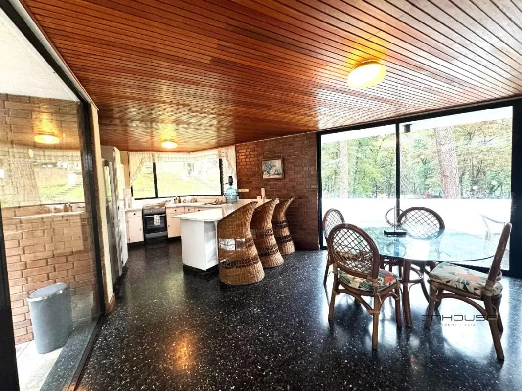 CASA EN VENTA EN KM 24 CARRETERA A SAN LUCAS CON PISCINA — Casa en Venta en San Lucas Sacatepéquez, Sacatepéquez — foto 11 de 12
