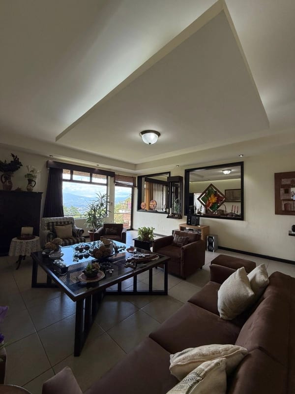 casa en Venta Bellas Luces, acceso privado por La Brecha, final 20 calle zona 10 — Casa en Venta en Bellas Luces, Santa Catarina Pinula, Guatemala, Ciudad — foto 10 de 11