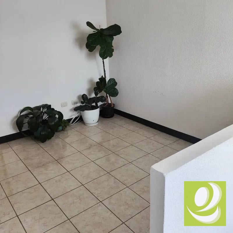 CASA EN VENTA EN RESIDENCIALES FUENTES DEL VALLE NORTE — Casa en Venta en Zona 18, Guatemala, Ciudad — foto 5 de 12