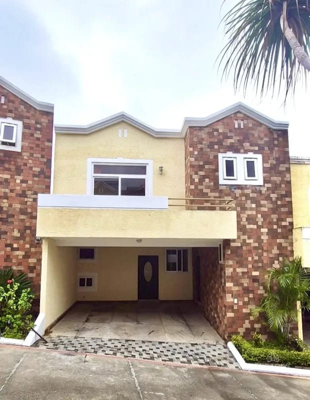Zona 7 de Mixco • Casa en venta • Altos del Encinal II — Casa en Venta en Zona 7 Mixco, Guatemala, Ciudad — foto 1 de 10