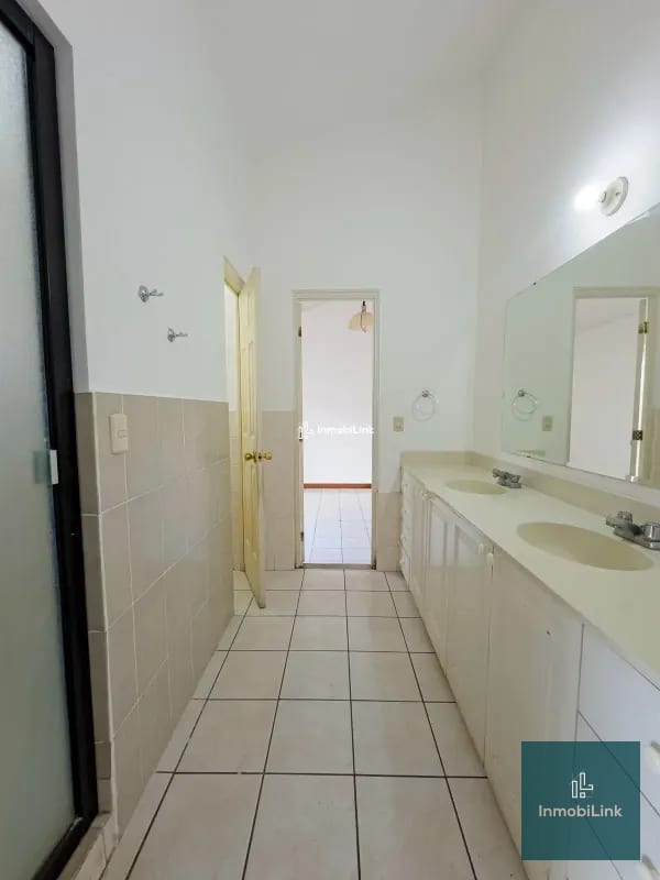 Kanajuyu — Casa en Venta en Kanajuyú, Zona 16, Guatemala, Ciudad — foto 2 de 12