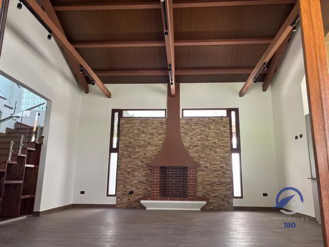 Amplia Casa en Renta en Villas de Duero, San Pedro El Alto, (entrando a San Pedro Las Huertas) — Casa en Alquiler en San Pedro Las Huertas, Antigua, Sacatepéquez — foto 14 de 17