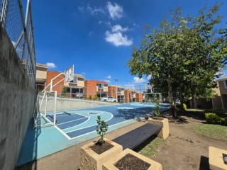Venta de Casa con Jardín Amplio, Villas del Pinar San Cristóbal , Q1,775,000 — Casa en Venta en Pinares de San Cristobal, Zona 8 Mixco, Guatemala, Ciudad — miniatura 4 de 14