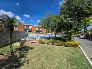 Venta de Casa con Jardín Amplio, Villas del Pinar San Cristóbal , Q1,775,000 — Casa en Venta en Pinares de San Cristobal, Zona 8 Mixco, Guatemala, Ciudad — miniatura 3 de 14