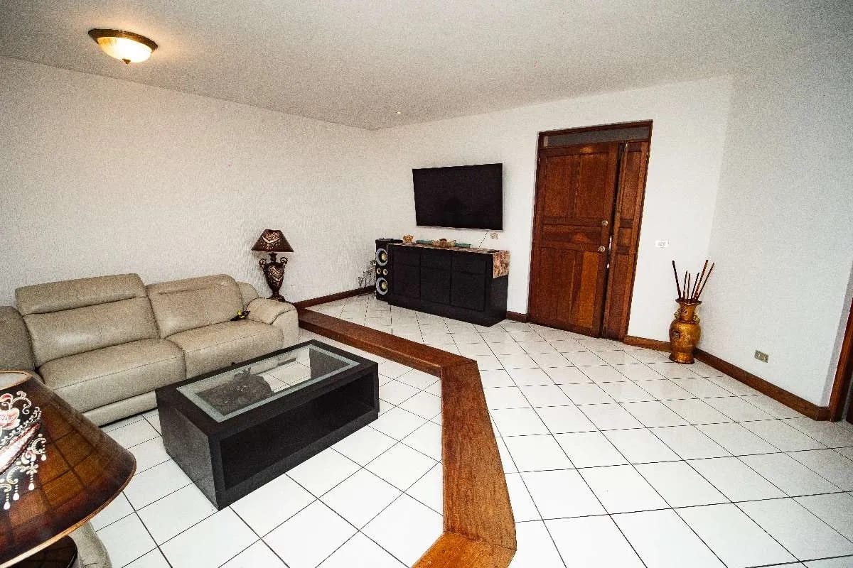 Se vende casa, 4 habitaciones,  Boulevard Balcones, San Cristóbal – Mixco — Casa en Venta en Zona 8 Mixco, Guatemala, Ciudad — foto 12 de 12