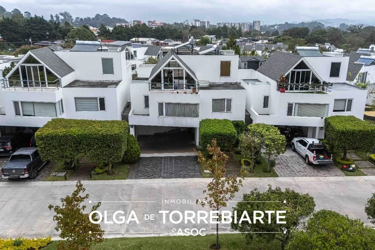 Casa en Campos de San Isidro, Zona 16 — Casa en Venta en Campos de San Isidro II, Zona 16, Guatemala, Ciudad — foto 1 de 17