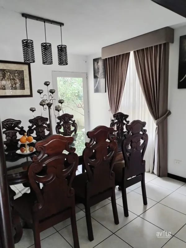 Casa tipo Navarra en venta, dentro de Alameda Norte Q2,900,000 más impuestos — Casa en Venta en Condado Naranjo, Zona 4 Mixco, Guatemala, Ciudad — foto 8 de 9