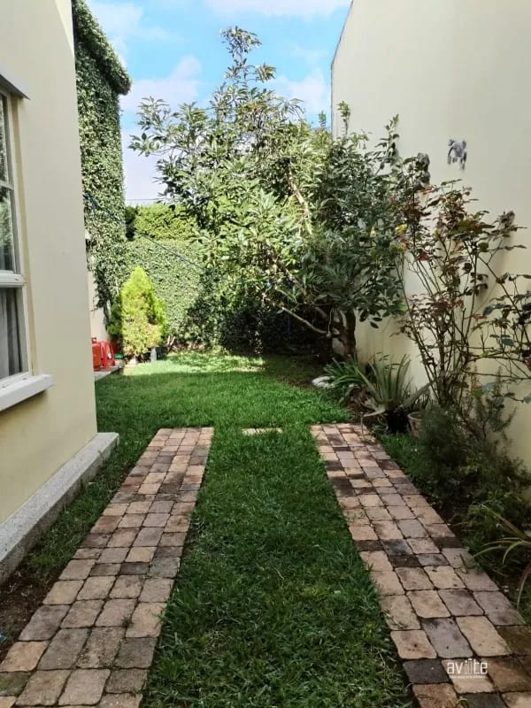 Casa tipo Navarra en venta, dentro de Alameda Norte Q2,900,000 más impuestos — Casa en Venta en Condado Naranjo, Zona 4 Mixco, Guatemala, Ciudad — foto 1 de 9