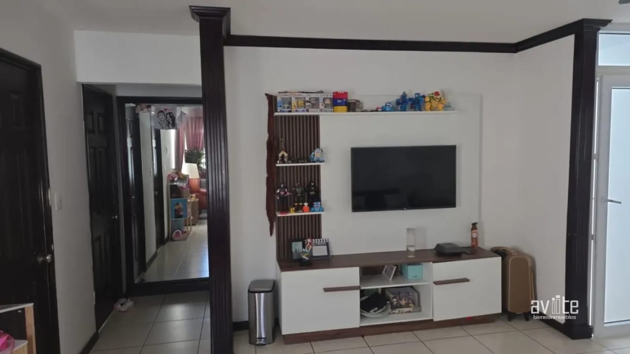 Casa tipo Navarra en venta, dentro de Alameda Norte Q2,900,000 más impuestos — Casa en Venta en Condado Naranjo, Zona 4 Mixco, Guatemala, Ciudad — foto 5 de 9