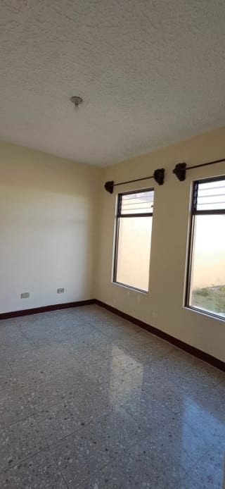 Casa en VENTA en Los Manantiales — Casa en Venta en Carretera a El Salvador, Guatemala, Ciudad — miniatura 12 de 14