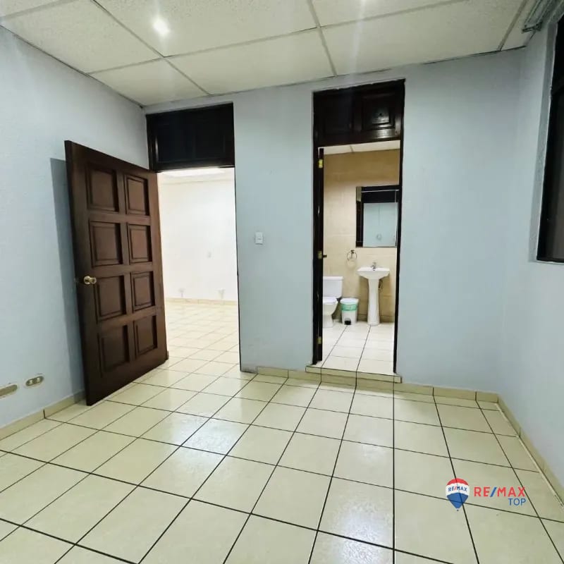 ZONA 9, CASA IDEAL PARA COMERCIO — Casa en Venta en Zona 9, Guatemala, Ciudad — foto 12 de 13