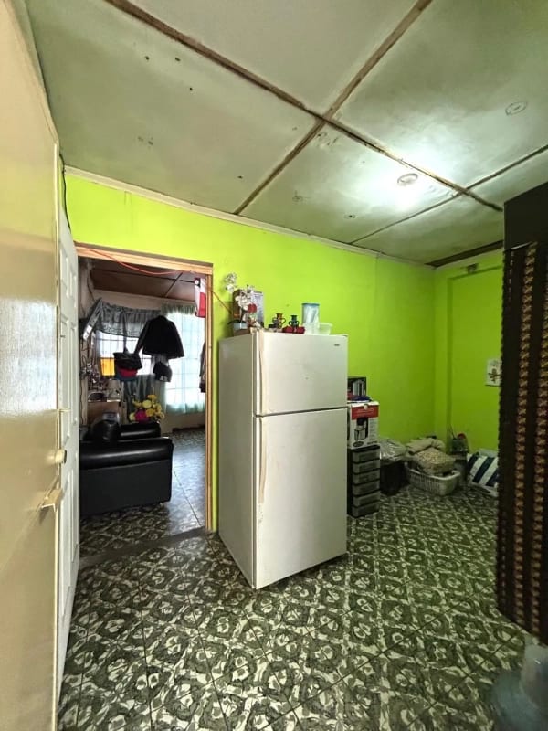 Casa en venta en zona 4 Mixco Monte Real con locales comerciales — Casa en Venta en Zona 4 Mixco, Guatemala, Ciudad — foto 8 de 16