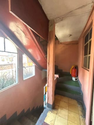 Casa en venta en zona 4 Mixco Monte Real con locales comerciales — Casa en Venta en Zona 4 Mixco, Guatemala, Ciudad — miniatura 2 de 16
